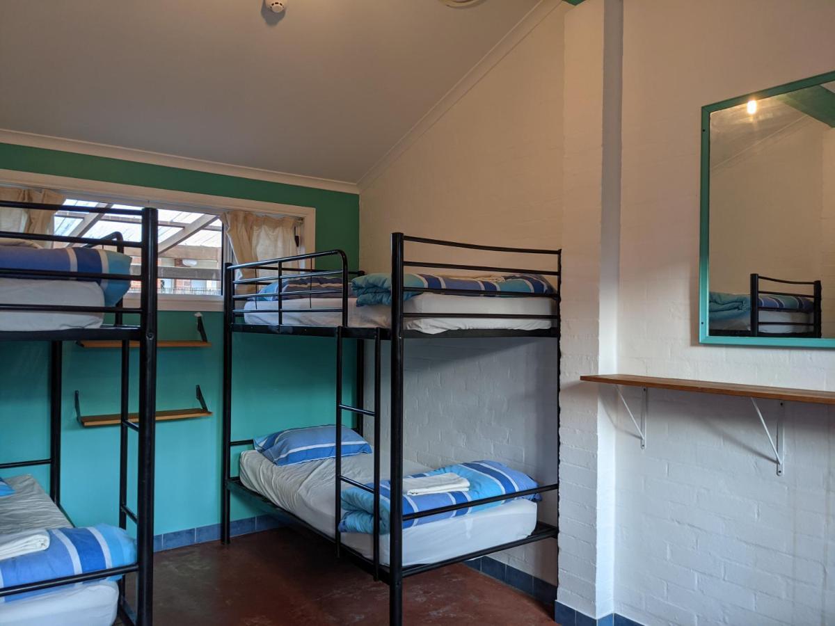 Ozzie Pozzie Backpackers Hostel Port Macquarie Εξωτερικό φωτογραφία